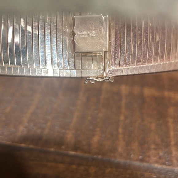 BELLA DIVA SILVER CUFF BRACELET. - Picture 3 of 7